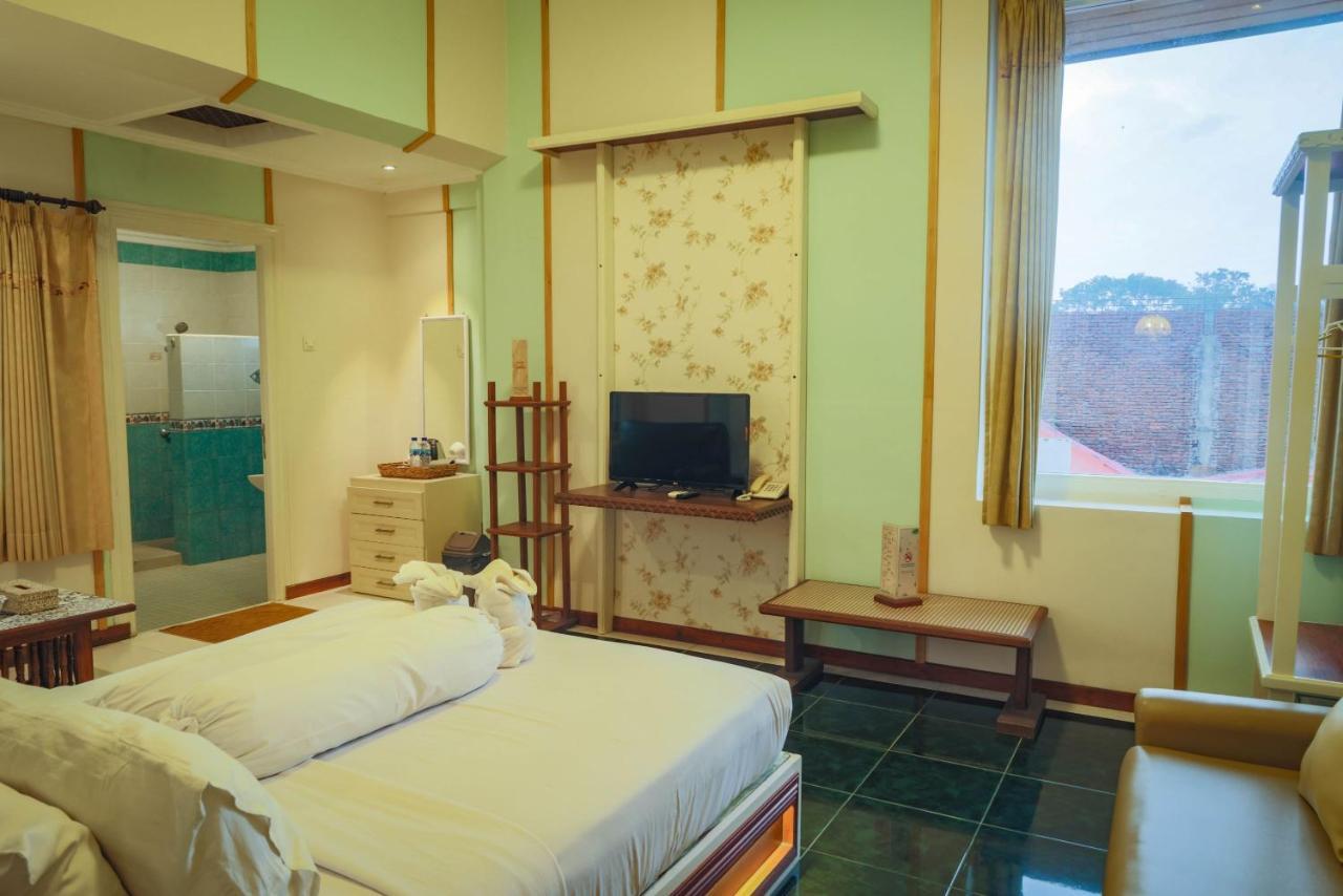 Family Hotel Gradia 2 Бату Экстерьер фото