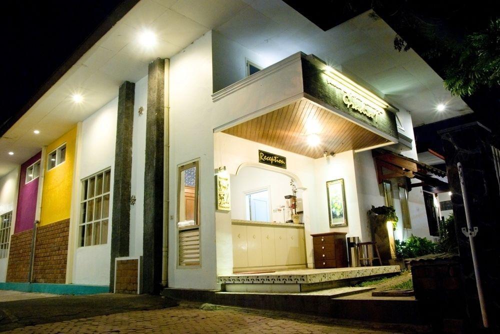 Family Hotel Gradia 2 Бату Экстерьер фото