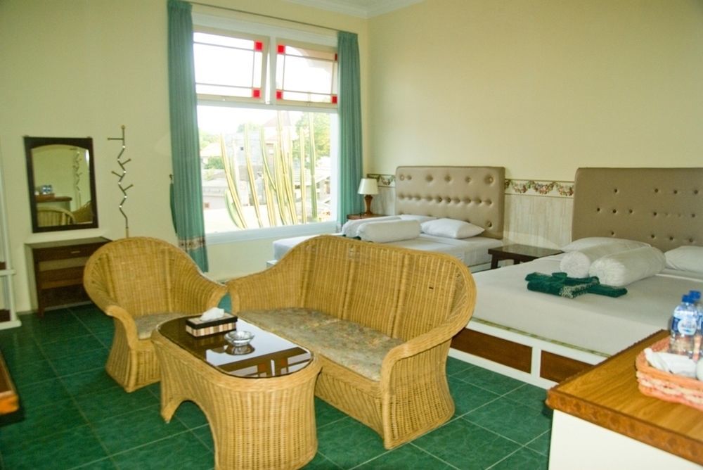 Family Hotel Gradia 2 Бату Экстерьер фото