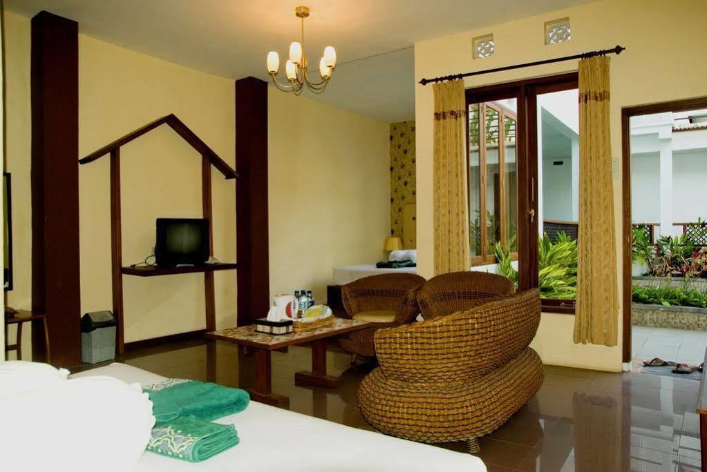 Family Hotel Gradia 2 Бату Экстерьер фото